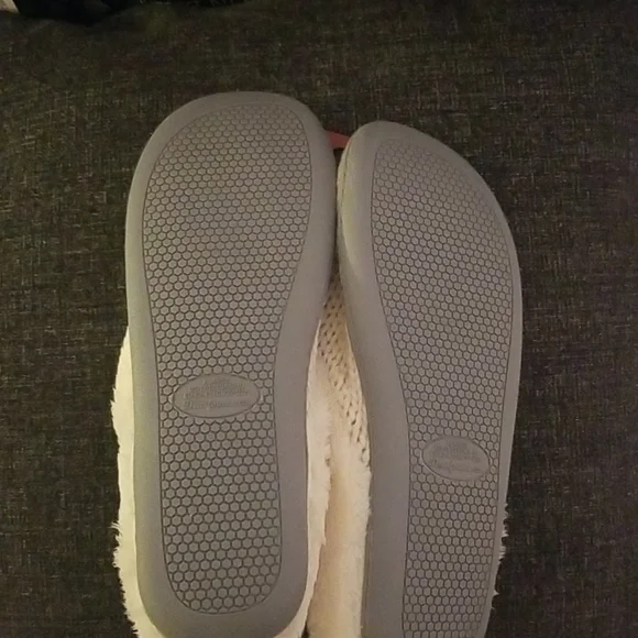 Deluxe by Dearfoams slippers NWT - Picture 4 of 4